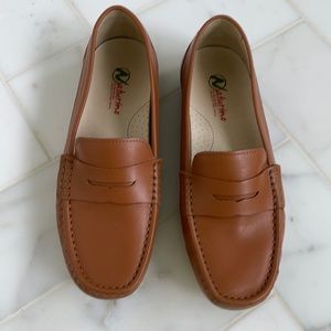 Naturino tan leather driver; rubber sole